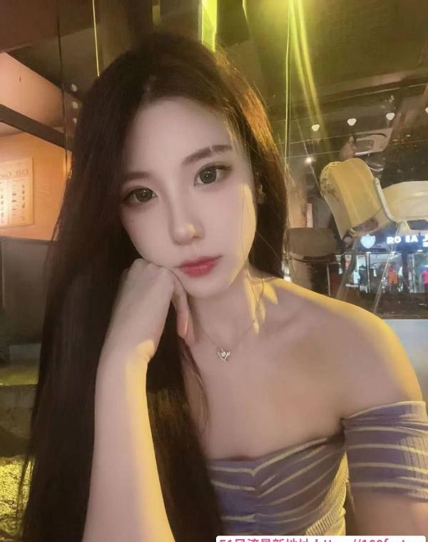 天河肉感十足李菲迪 4