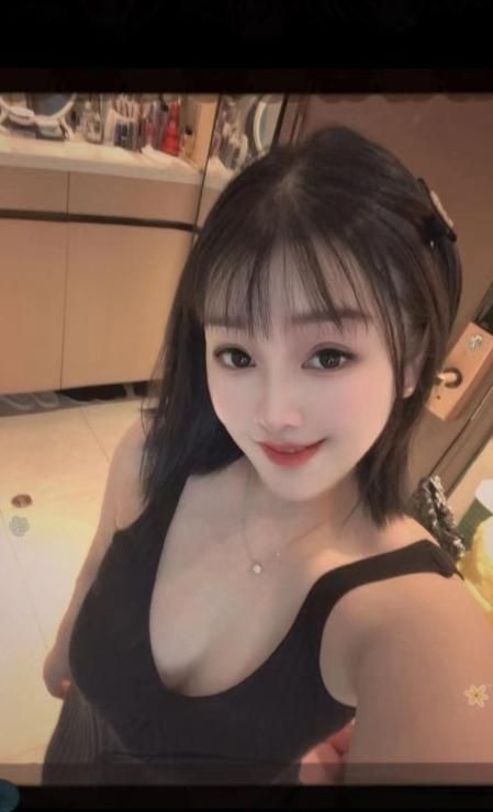 体验服务系蜜桃臀梨子 4